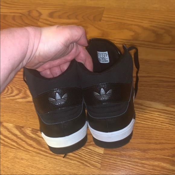 ❌SOLD❌Adidas men sneakers - Picture 5 of 9